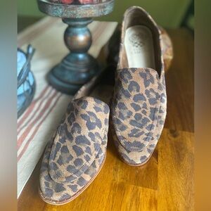 EUC Leopard Vince Camuto Loafers